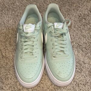 Nike Women's Mint Green Sneakers